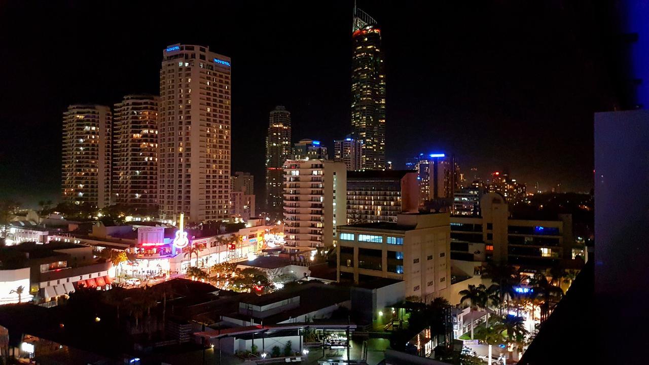 Circle Surfers Paradise Holidays Exterior foto